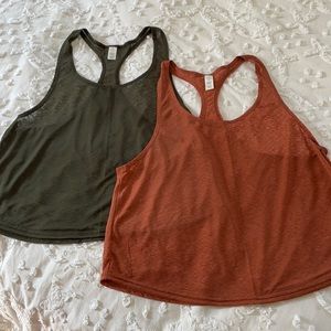 2 Pack Offline Workout Tanks Sz S-NWT